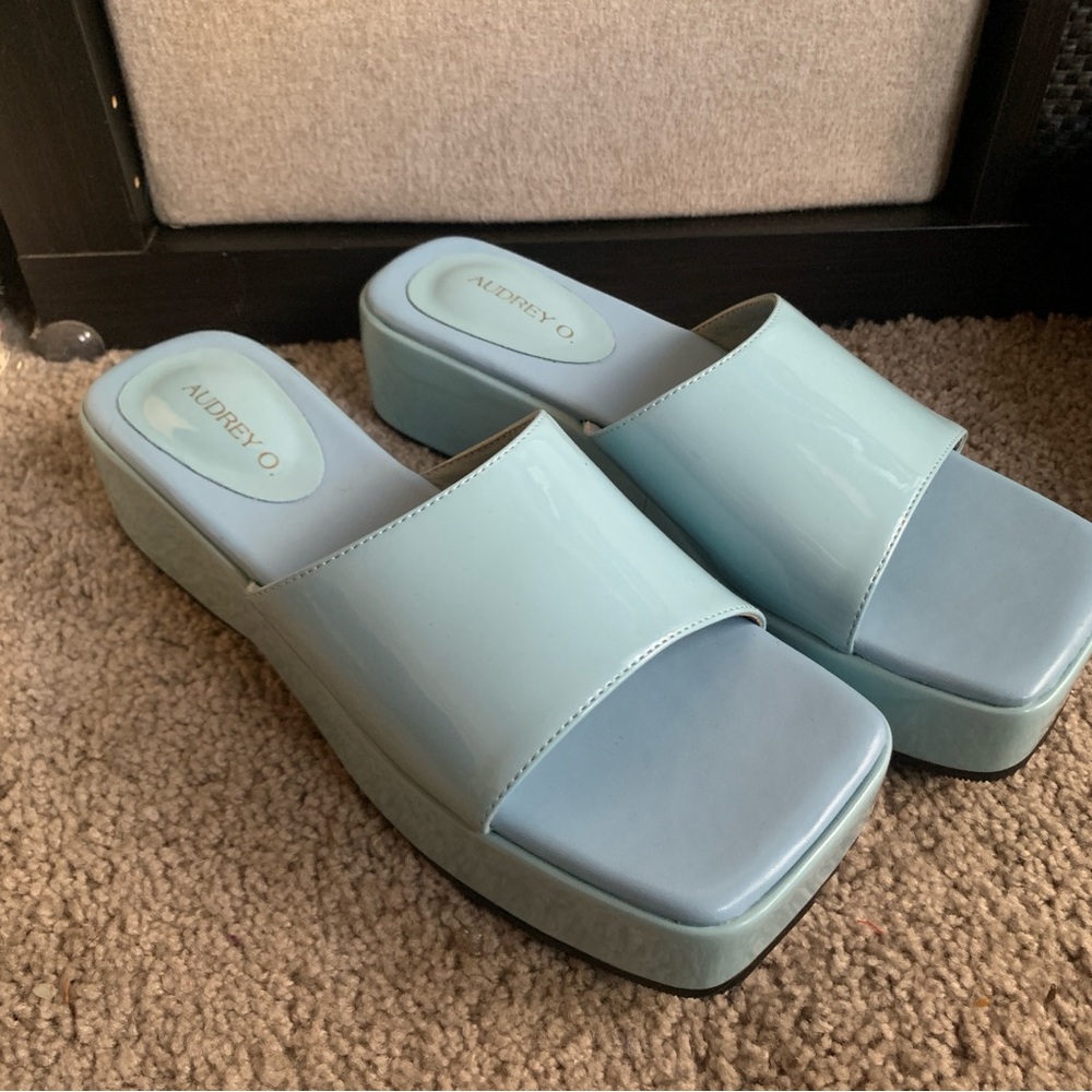 Audrey O Women's Sky Blue Platform Sandals size 10